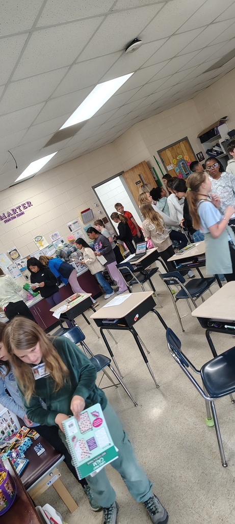 Shuford’s National Junior Beta Club has been hard at work preparing “Blessing Bags” for their upcoming visit to Abernethy Laurels Retirement Community. Filled with thoughtful items and heartfelt care, these bags are a small way our students are showing kindness, compassion, and a commitment to serving others. We are so proud of our Beta members for taking the time to give back and make a positive impact in the lives of others. Their dedication truly reflects the spirit of leadership and service! 💙