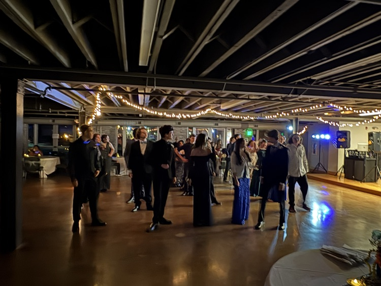 DHS students dancing