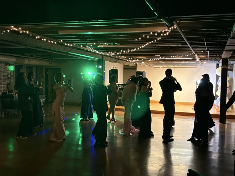 DHS students dancing