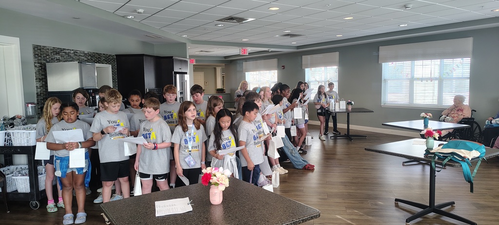Shuford’s National Junior Beta Club recently had the opportunity to spread kindness and make meaningful connections during their visit to Abernethy Laurels Retirement Community. Our students proudly assembled and distributed “Blessing Bags” filled with thoughtful items to residents, sharing smiles, conversation, and care along the way.  This experience was a wonderful reminder of the power of service and the importance of giving back to our community. We are so proud of our Beta Club members for demonstrating leadership, compassion, and a true servant’s heart. ❤️
