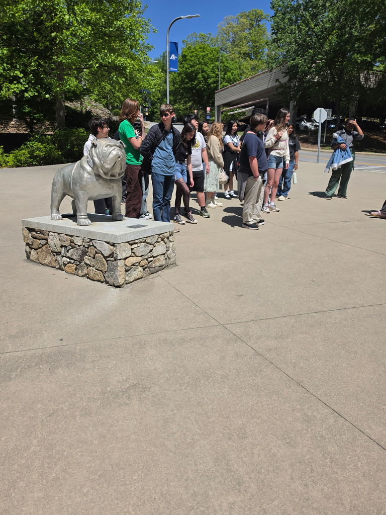 Campus tour at UNC-Asheville for DHS sophomores