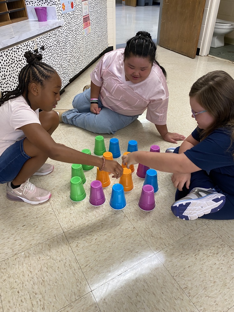 Mrs. King's 4th graders doing icebreakers to kick off the school year