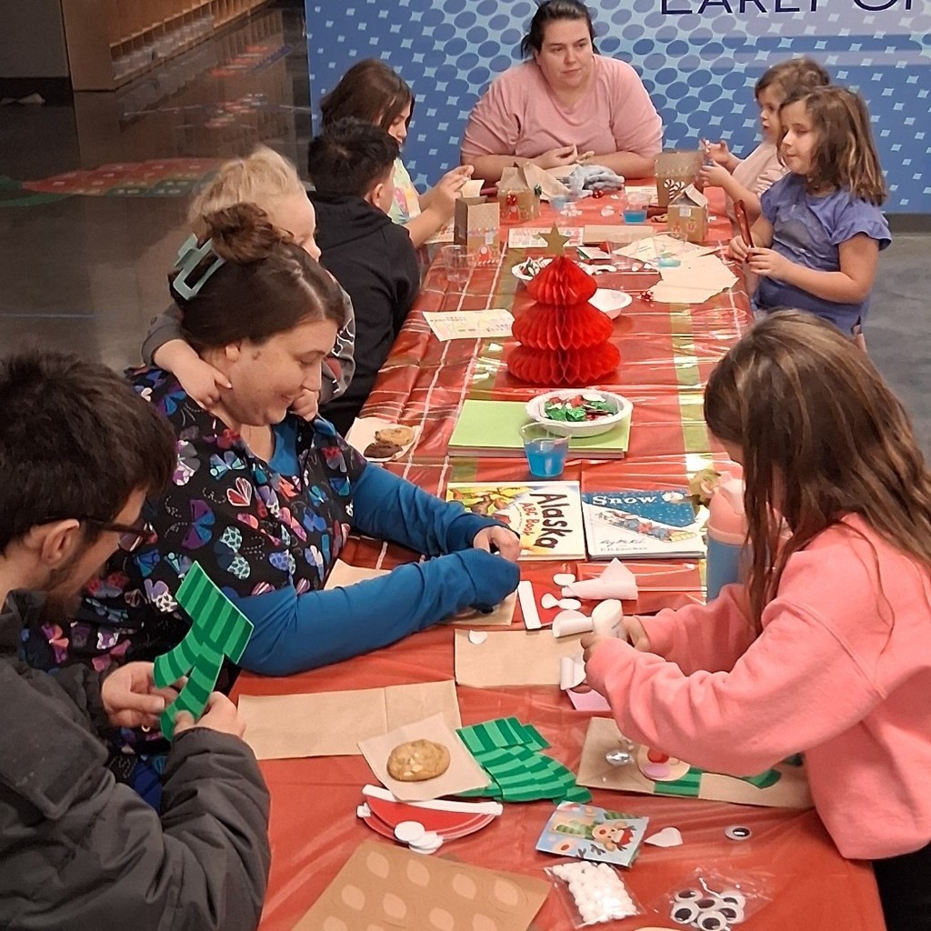 Parents As Teachers Holiday Event was held by Parent Educator Ms. Carnall, Tuesday evening in the Niangua Preschool building. Families had a learning session and fun make and take holiday activities with their children. To join in future family events, contact Ms. Carnall PAT Parent Educator at 417-473-6101 Ext. 2004 or ccarnall@nianguaschools.com