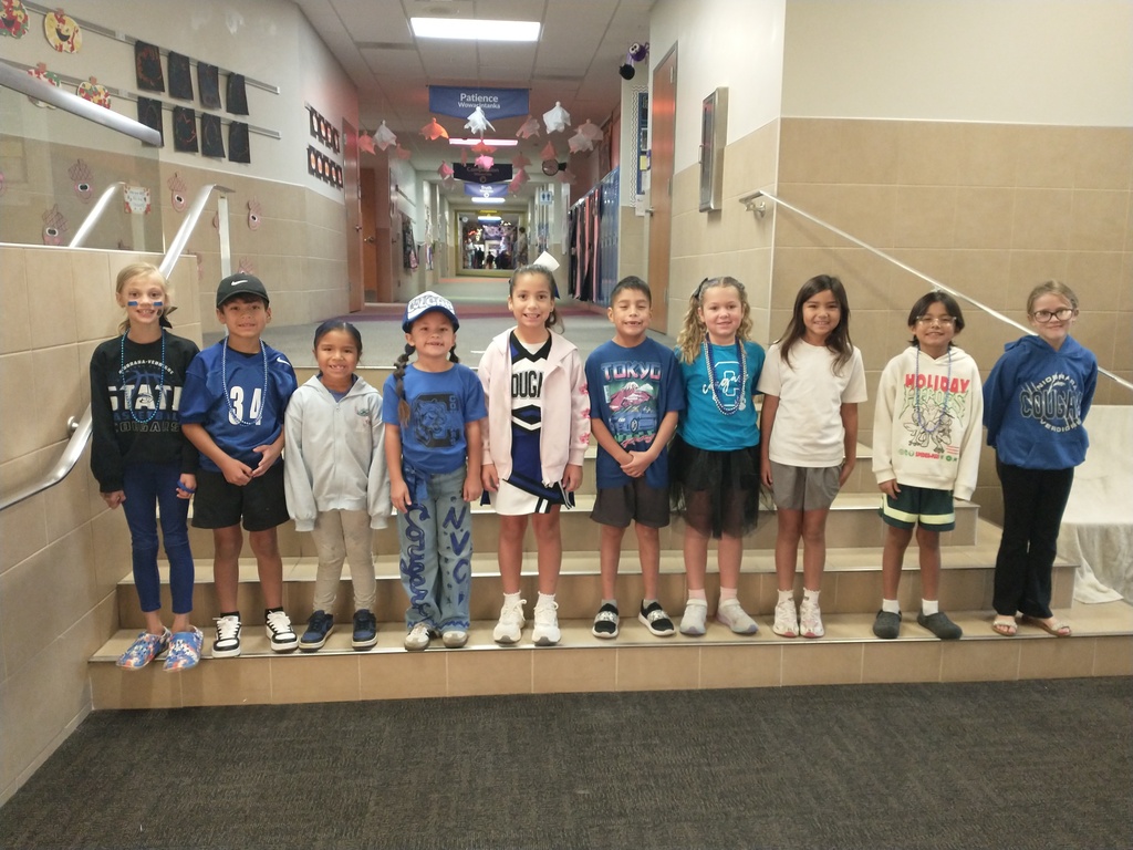 children showing school spirit