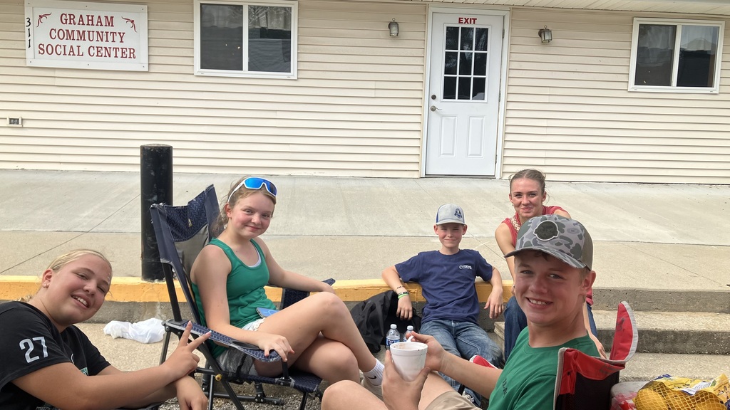 8th grade working the fair