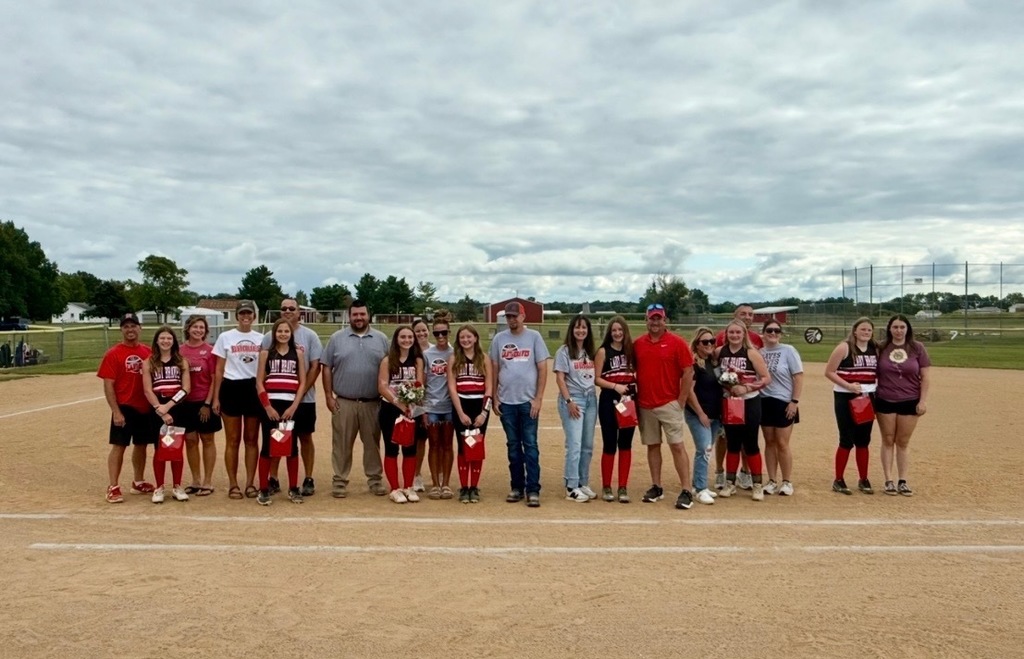 8th Grade Night was a huge success for the JH Softball team as they won 10-6 against Mulberry Grove! Congratulation Lady Braves !! 