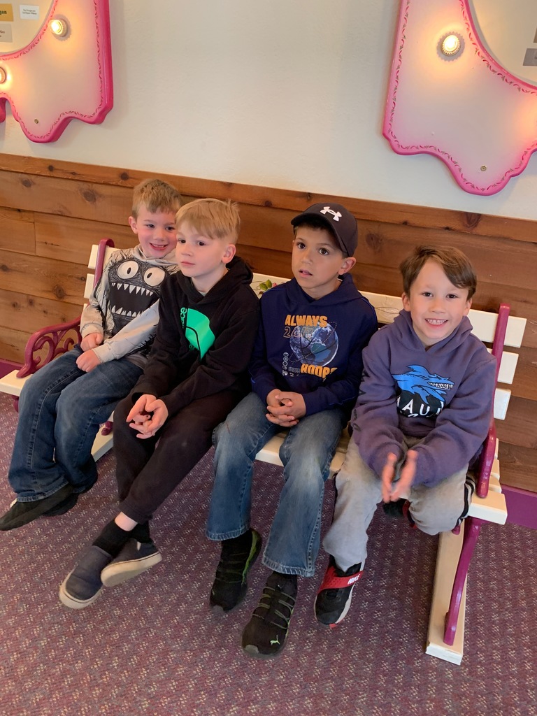 NCE Students visiting the Zoo!