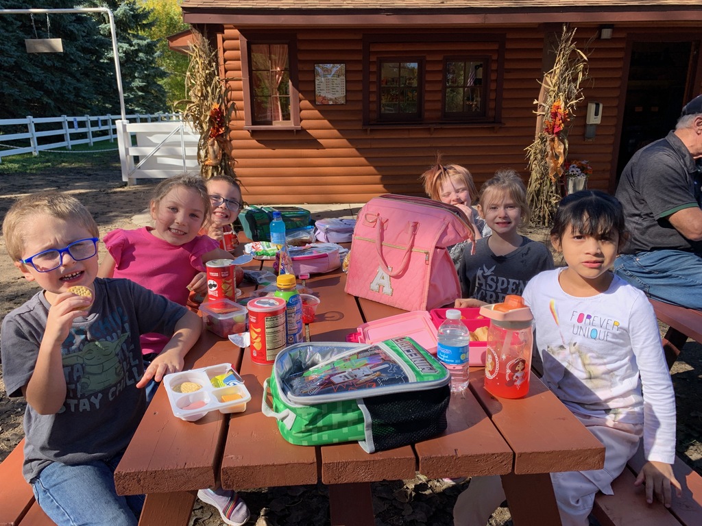 Kindergarten Field Trip - Buffalo River Pumpkin Patch