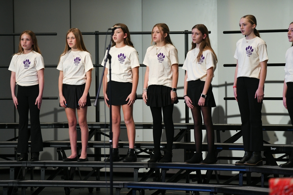 girls singing