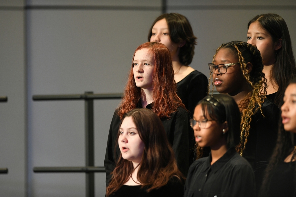 girls singing