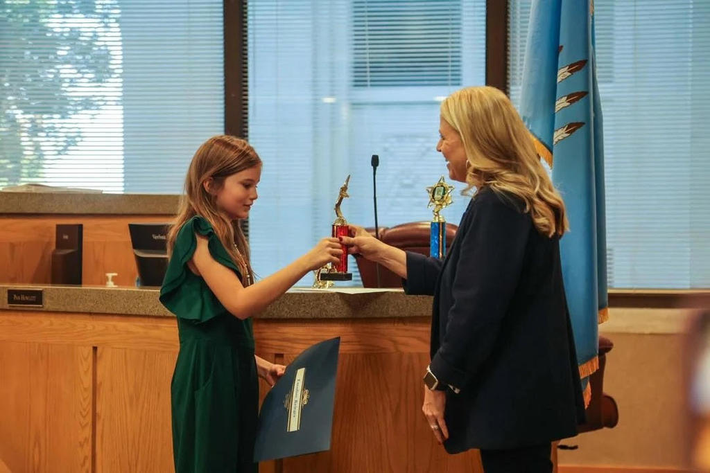 Fourth Grader Nora Brewer courtesy of Zack Wright of the Norman Transcript.