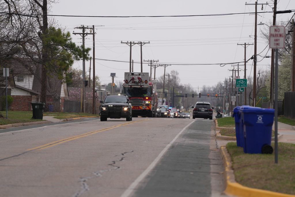 Multiple photos of Amelia Chastain's return home.
