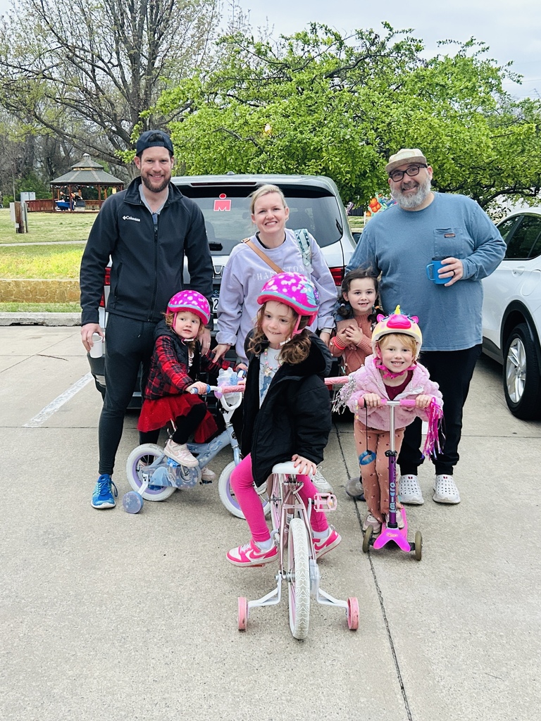 Various photos from McKinley PTO Bike, Walk and Roll to School Event