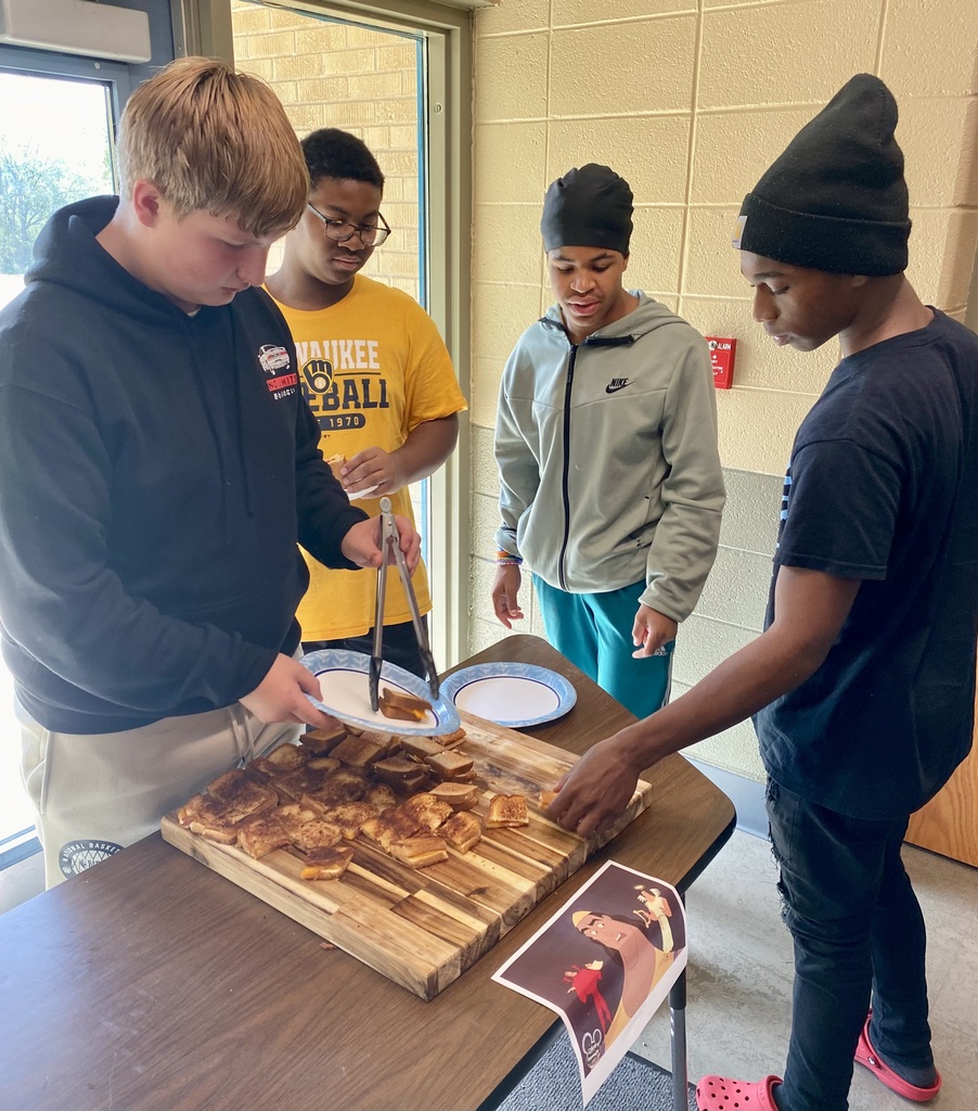 learners eating grilled cheese
