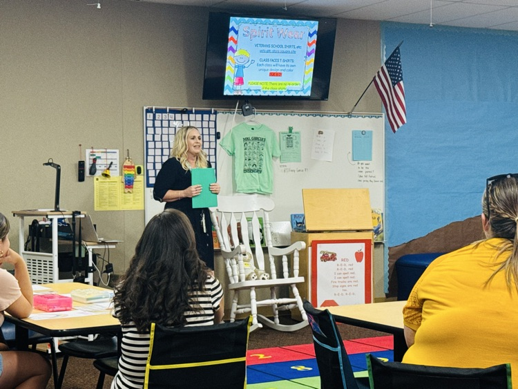 Teacher presenting to parents
