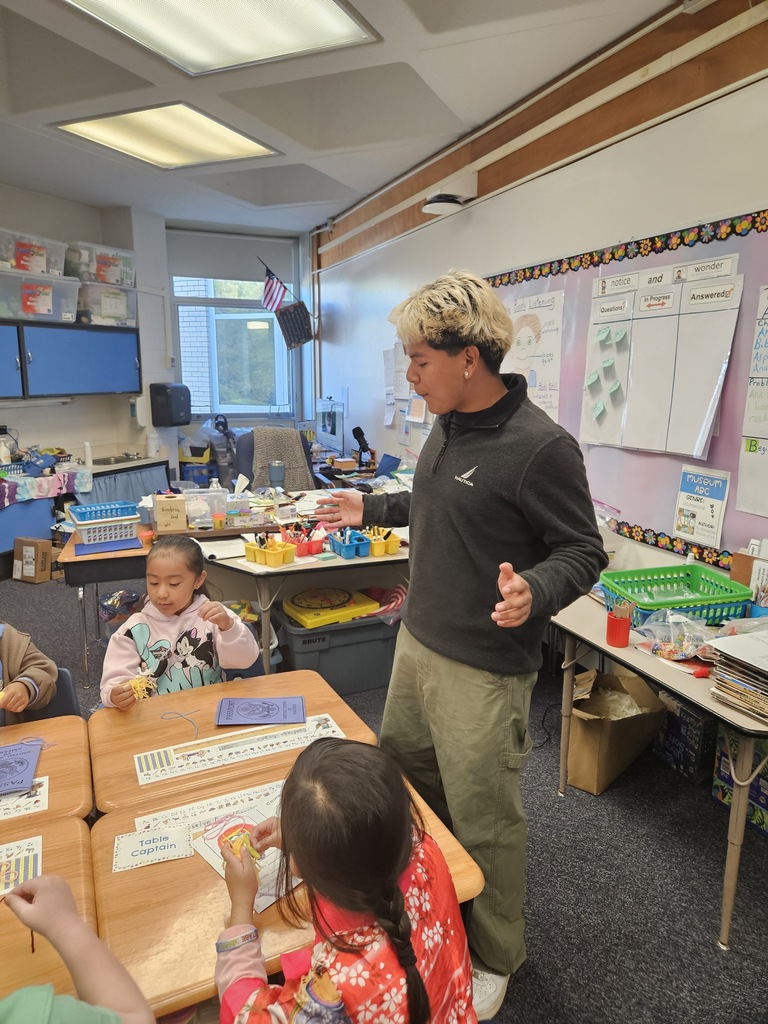 High School Raices students celebrated Hispanic Heritage Month with our First Grade students