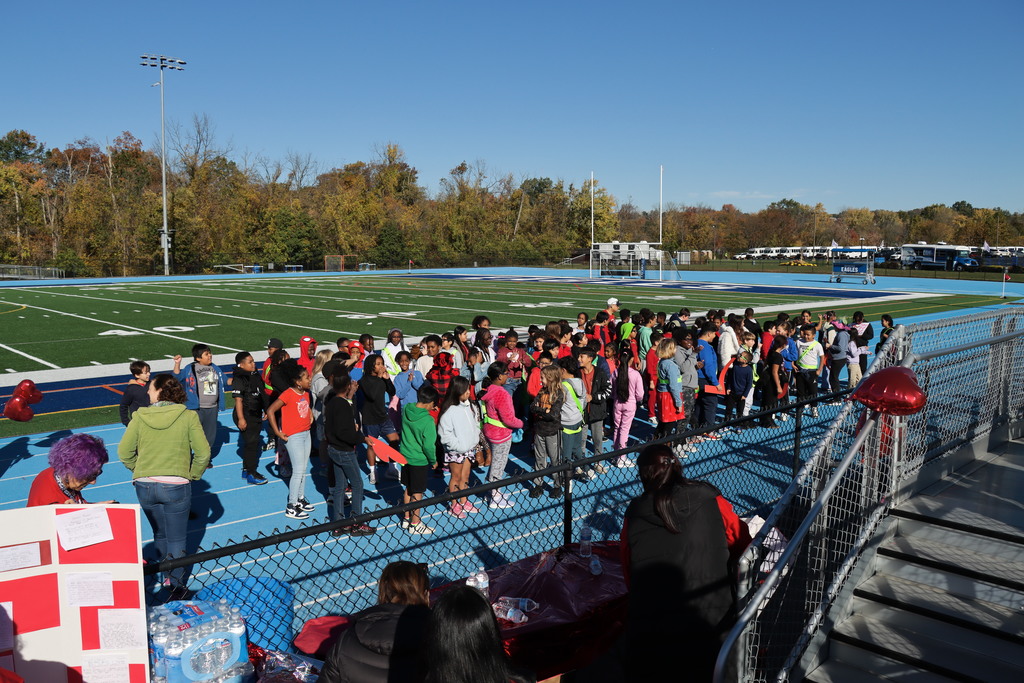 Cole Manor 4th Grade Students at the Walk - A - Thon.