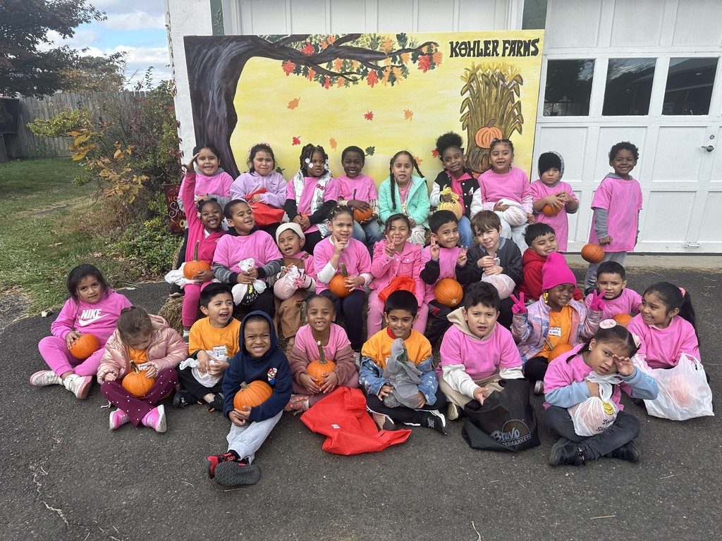 Kindergarteners pose for a photo at Kohler Farms.