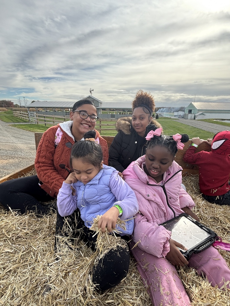 Students and teachers on the hayride