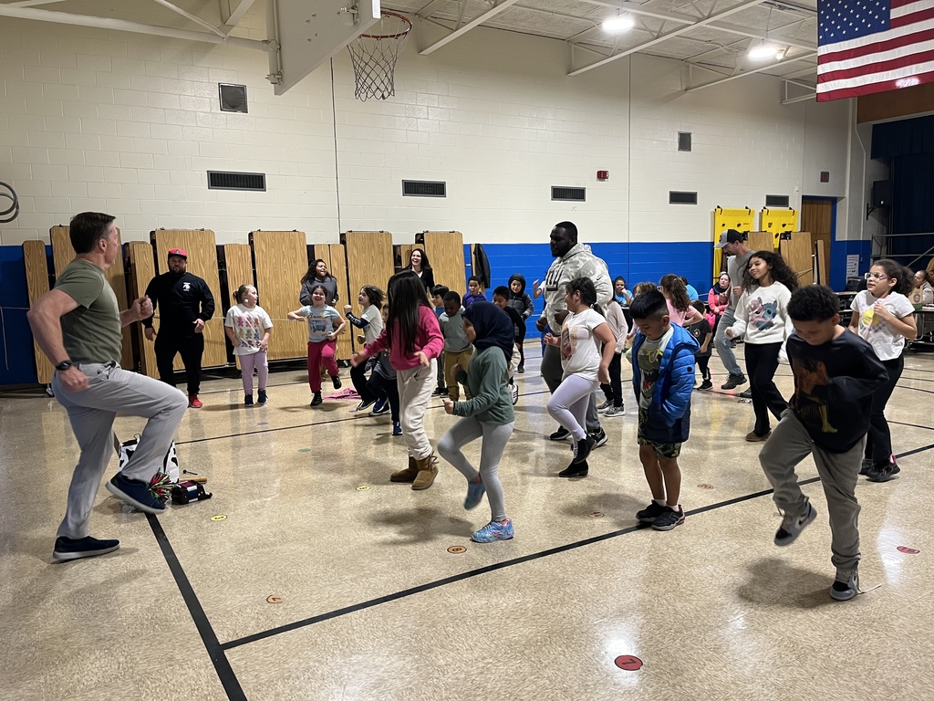 Students and families at Hancock Gets Healthy night