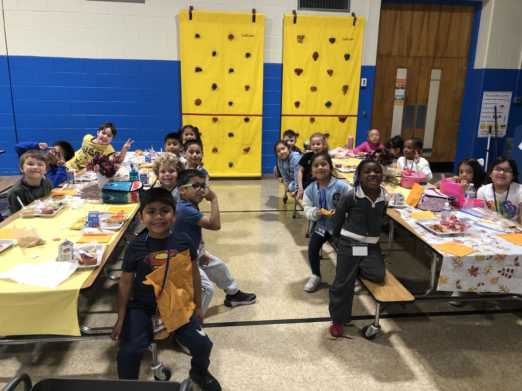 Mrs. Harmon's class at lunch