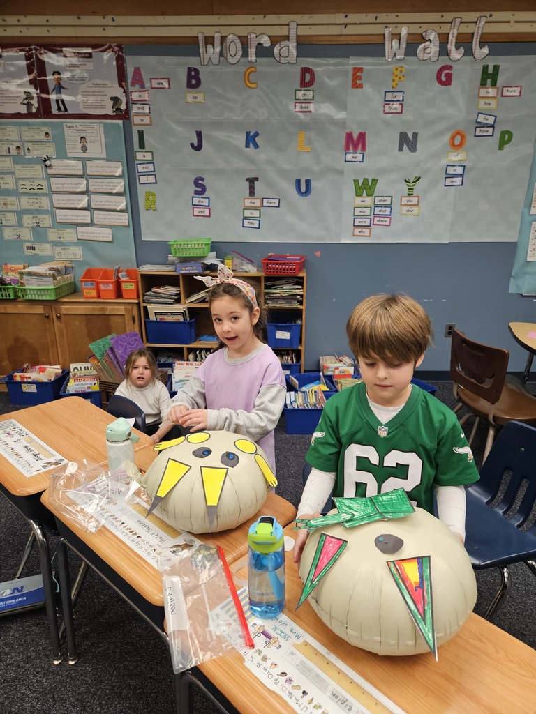 Students getting ready for our Thanksgiving Balloon Parade.