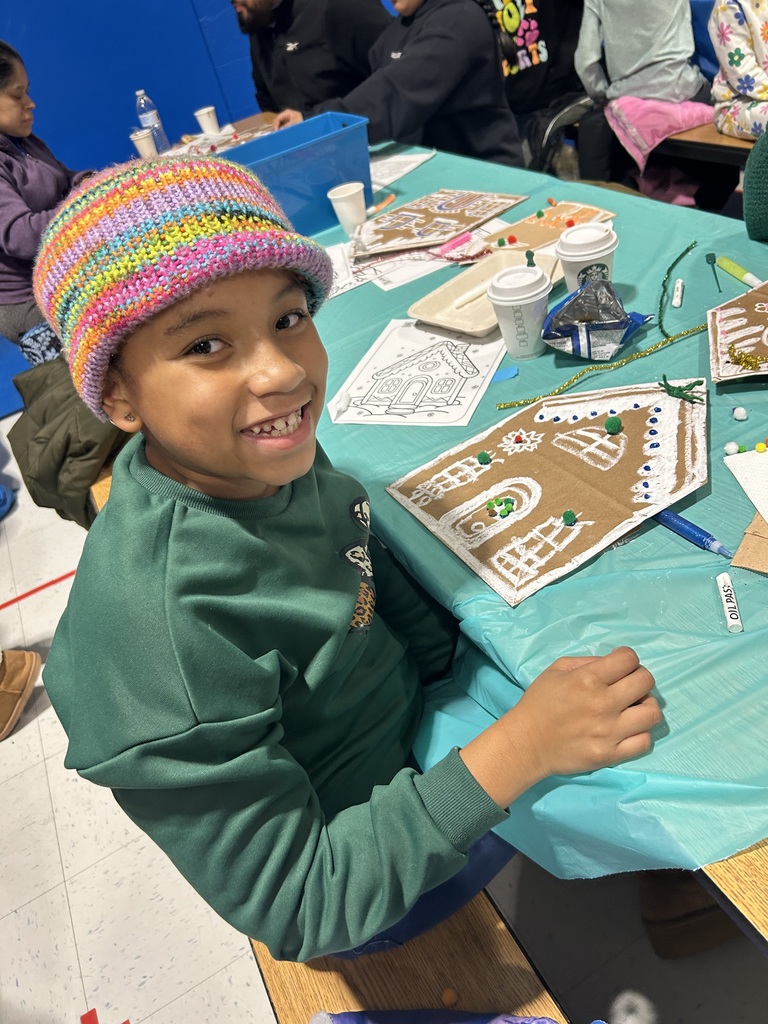 4th Grade Student at the Holiday Craft Night
