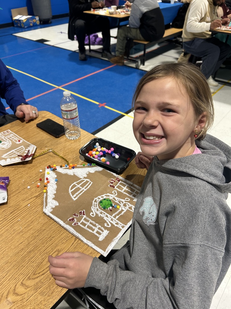 4th Grade Student at the Holiday Craft Night
