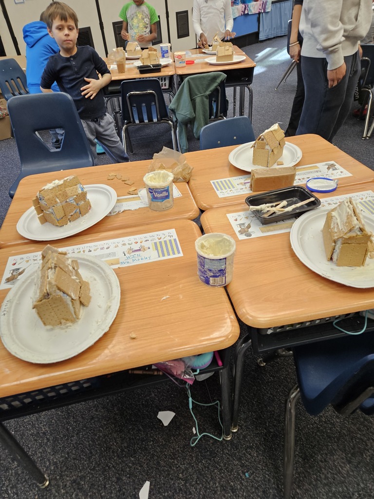1st Grade in full gingerbread build mode.