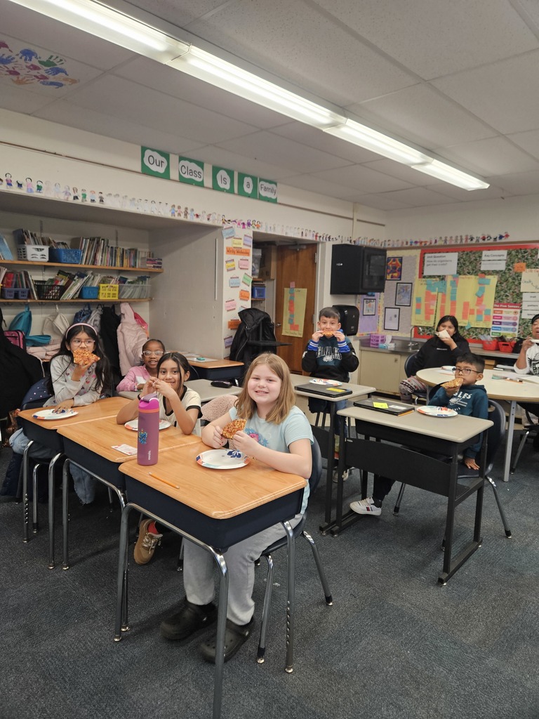 3rd Grade students had a pizza party to celebrate growth on STAR Assessments. 