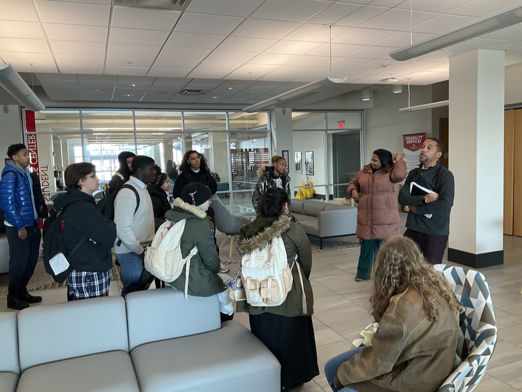 MC3 admissions giving a tour 