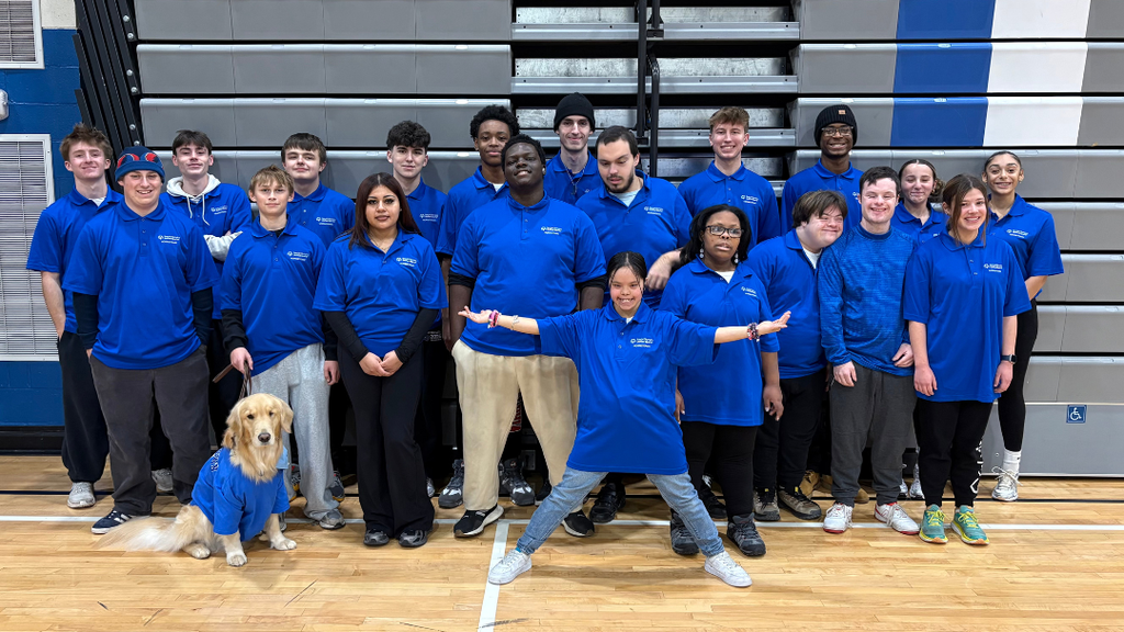 NAHS Unified Bocce Team poses for a team photo in the gym.