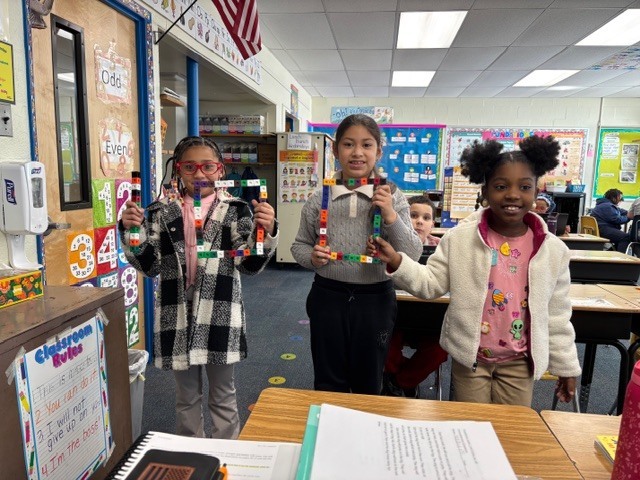 2nd Grade Students Celebrating the 100th Day