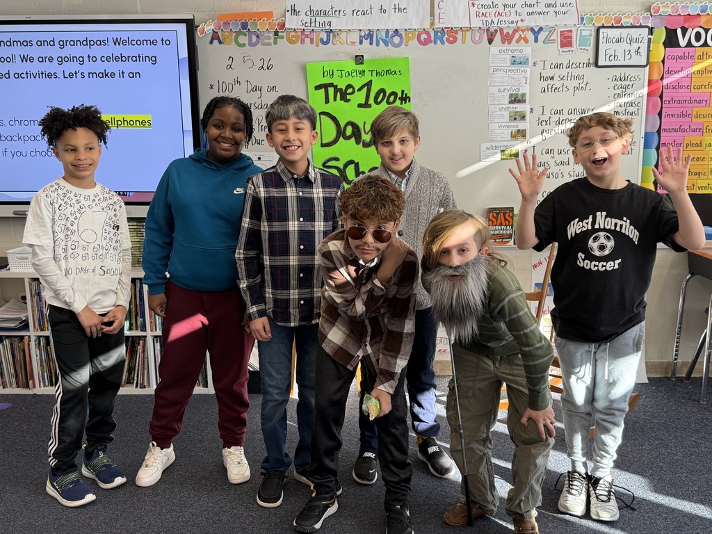 4th Grade Students Celebrating the 100th Day
