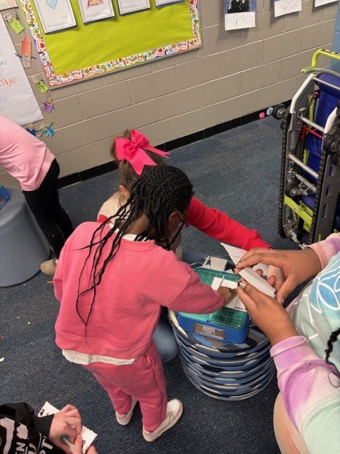 4th Grade builds tools.