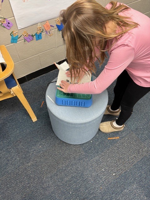 4th Grade builds tools.