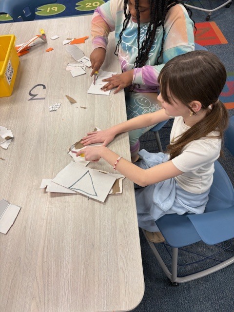 4th Grade builds tools.