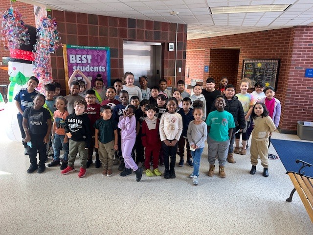 Students that earned 5 PAWS.