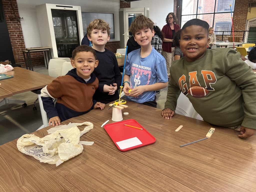 Third graders collaborate on science projects on a Flux Space field trip.