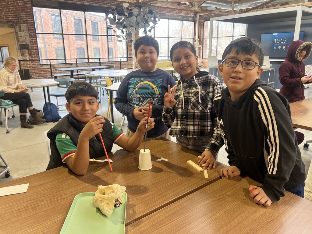 Third graders collaborate on science projects on a Flux Space field trip.