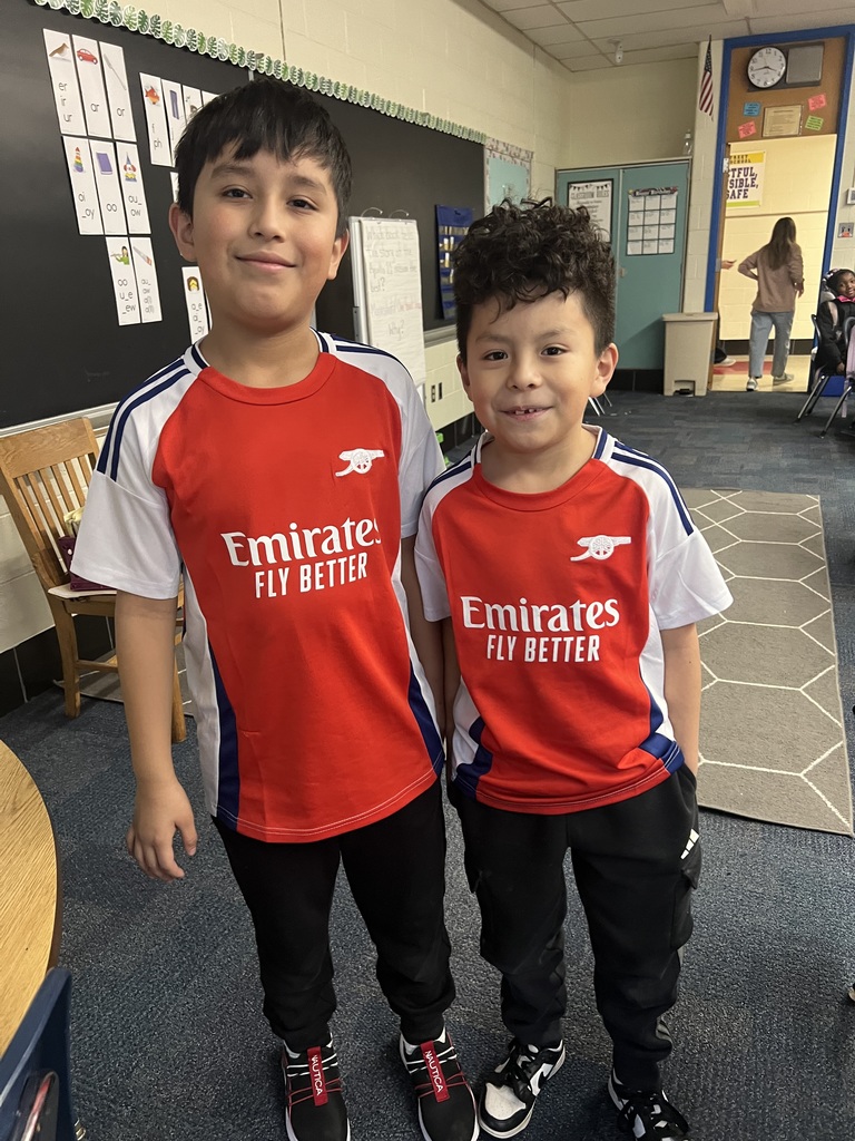 Students dress up as twins for Read Across America.