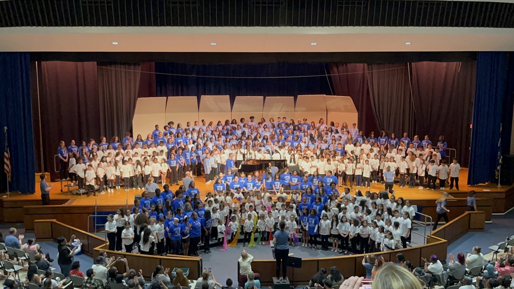 Choirfest photo of all schools represented.