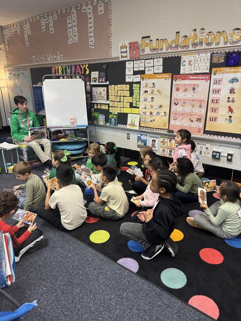 PA Friends of Agriculture Foundation volunteers read Cows Can MOO! Can You?