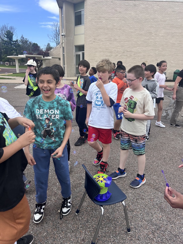 Paul Fly bubble extravaganza celebrating Autism Acceptance month!
