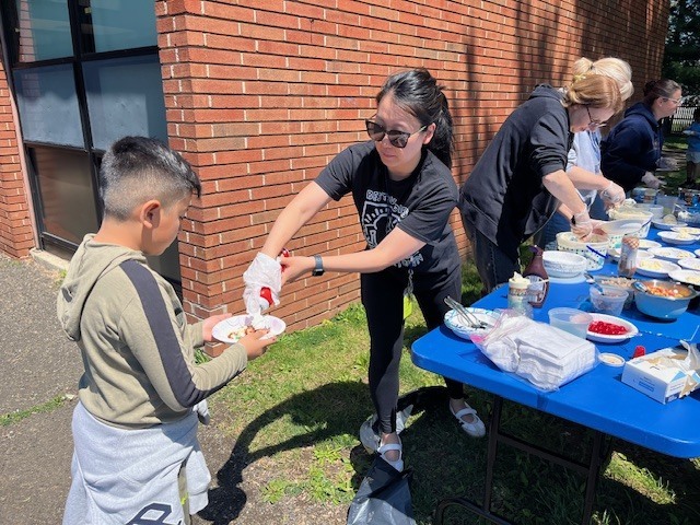 Cole Manor 3rd grade students enjoying a PSSA ice cream party.