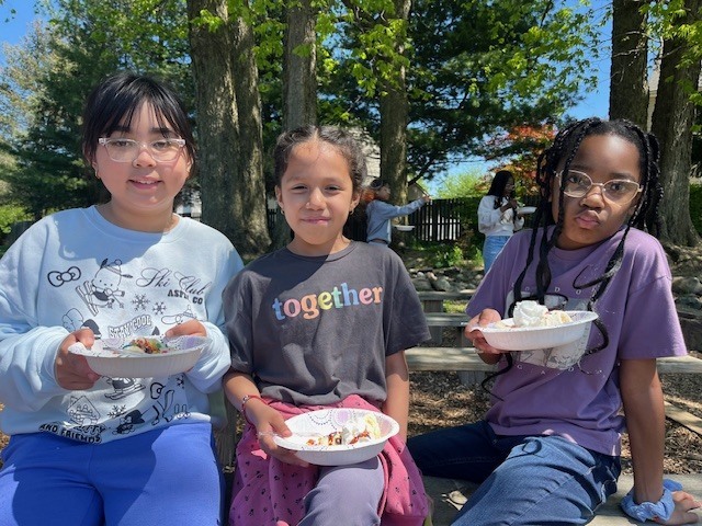 Cole Manor 3rd grade students enjoying a PSSA ice cream party.