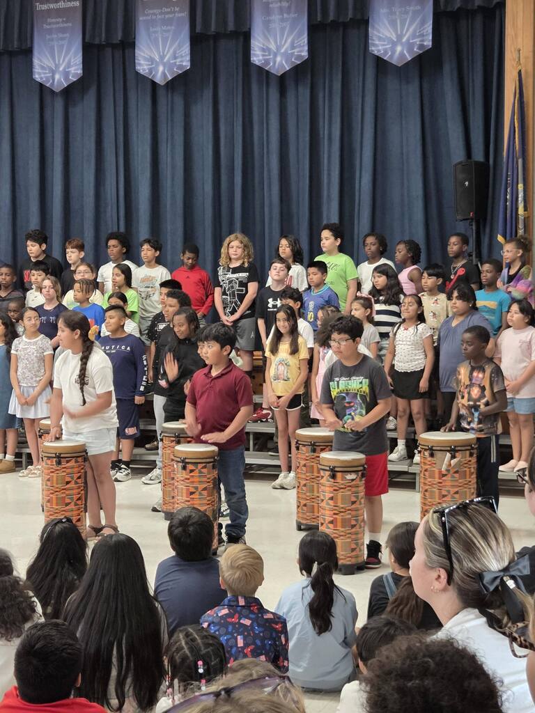 Fourth grade chorus performs at the Spring Concert.