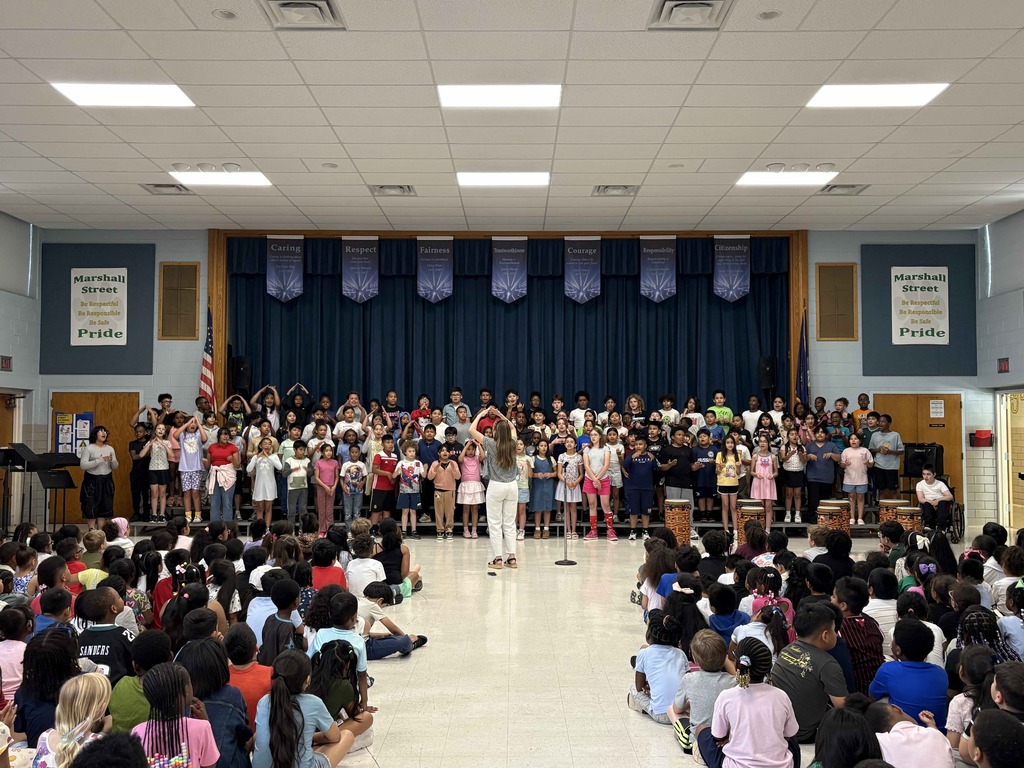 Fourth grade chorus performs at the Spring Concert.