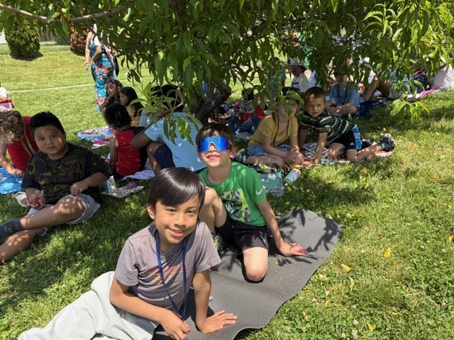 1st graders enjoying their picnic.