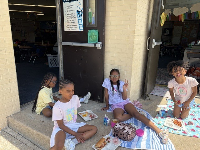 1st graders enjoying their picnic.